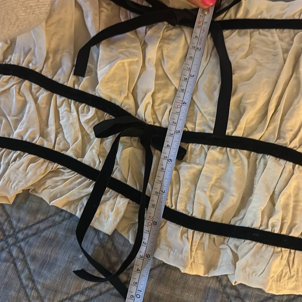 Bow Detail Crop Top - Picture 4 of 6